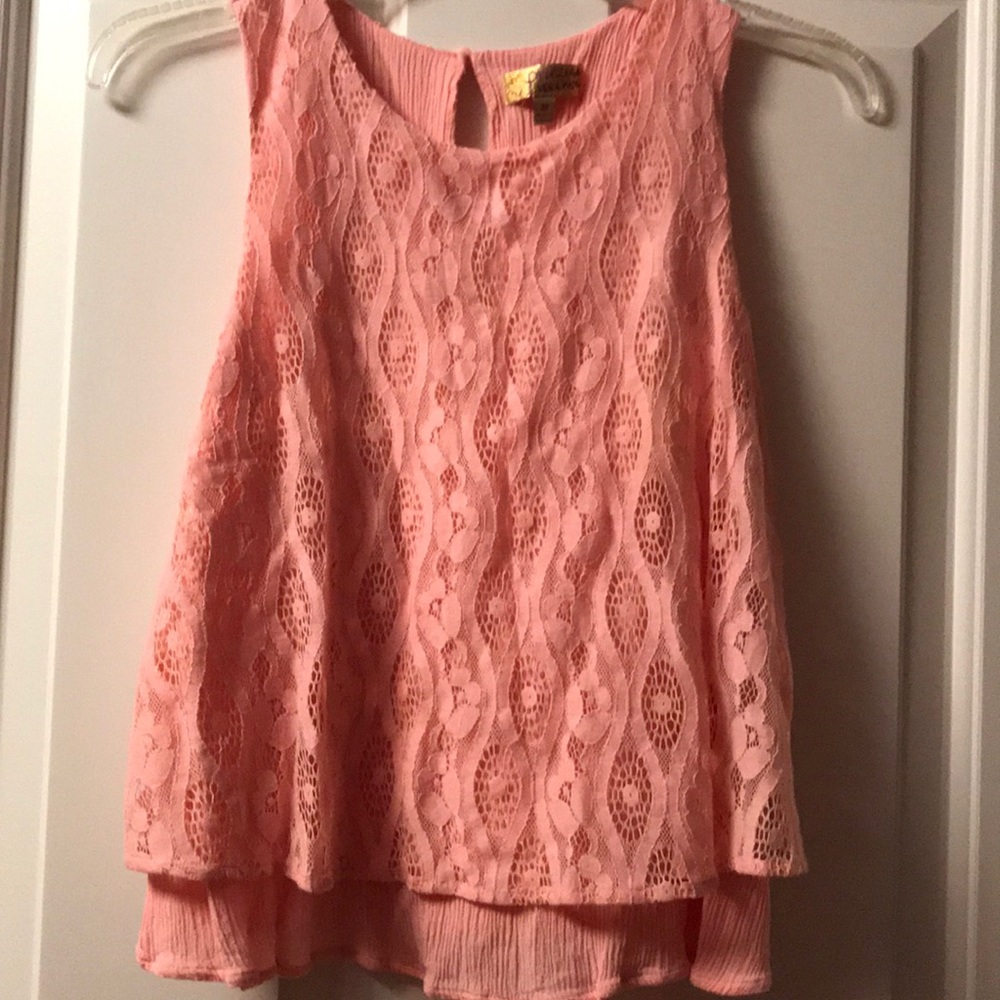 Cute sleeveless peach colored top